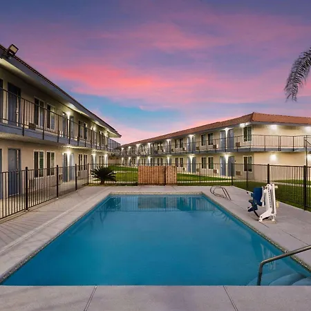 Days-Inn By Wyndham Bakersfield-2