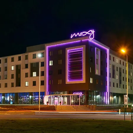 Moxy Edinburgh Airport-3
