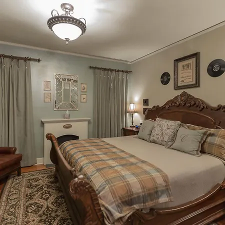 The Campbell Hotel-2