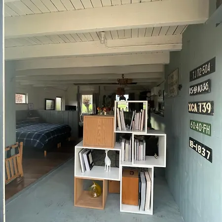 Holiday Cottage De Garage Inn-2