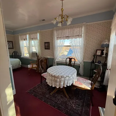 Roseberry House Bed And Breakfast-3