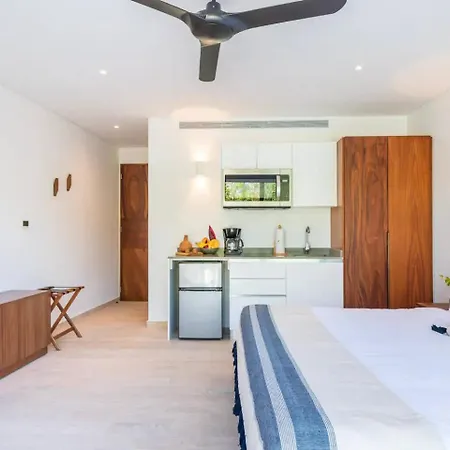 Central Park Lagunas - Luxury Modern Condo With Kitchen-2