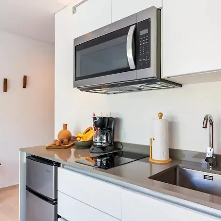 Central Park Lagunas - Luxury Modern Condo With Kitchen-3