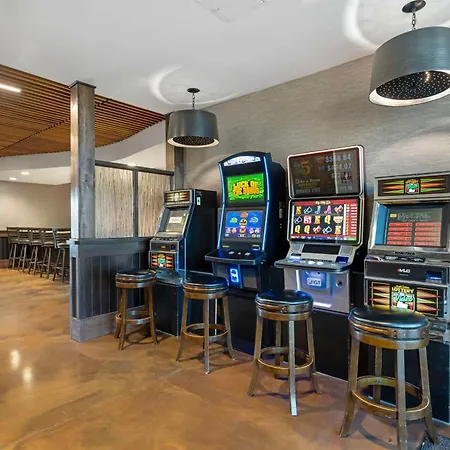 Best Western Plus Lakeview Hotel-3