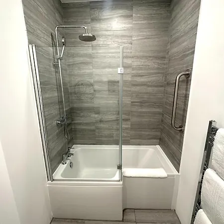 Beechtree Cottage, Cairngorm Suite, Kirkmichael-3