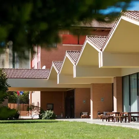 Hotel Puerta De Sahagun-2