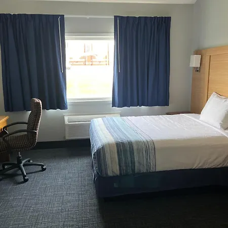 Days Inn & Suites By Wyndham Williamsburg Ia North-2