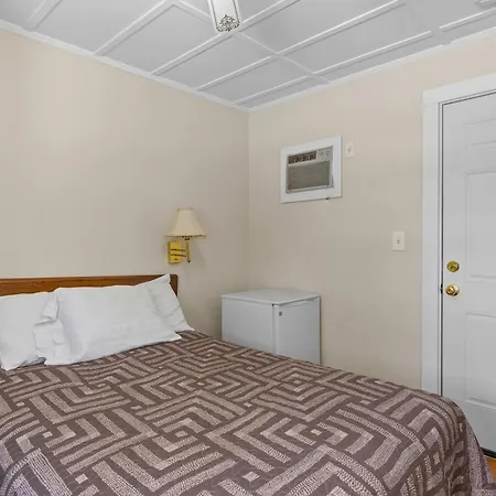 Beach Motel And Suites-3