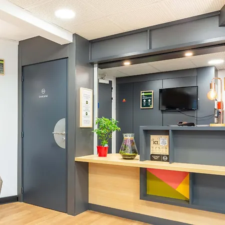 B&B Hotel Nantes Aeroport-3