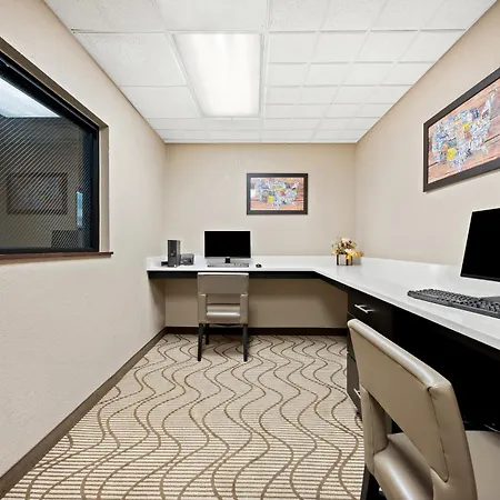 Comfort Inn & Suites Decatur-Forsyth-2