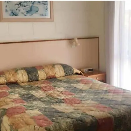 Black Swan Motel Inn-3