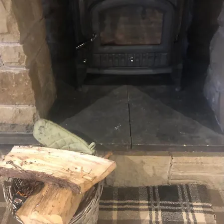 The Manor Inn Pub And Steakhouse, Fridaythorpe, Driffield-3