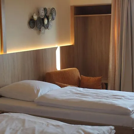 Burghotel Schöne Aussicht Bauer GmbH-2