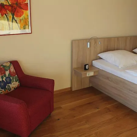 Burghotel Schöne Aussicht Bauer GmbH-3
