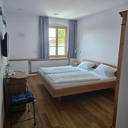 Gasthof und Metzgerei zur Post Peißenberg-3