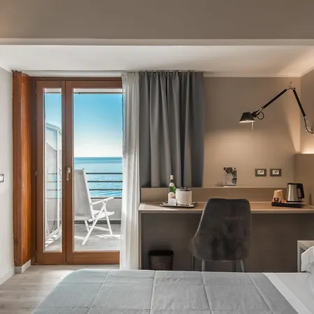 Hotel Porto Roca-3