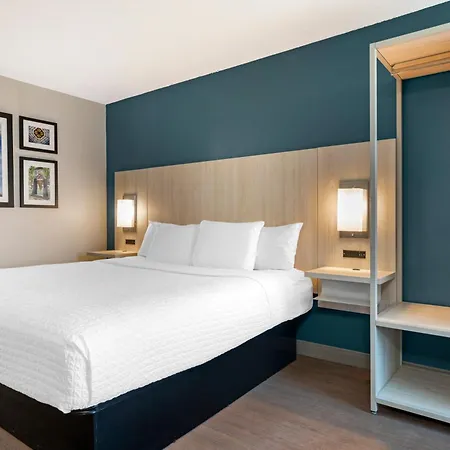 Best Western Plus Lafayette Hotel University Area-2