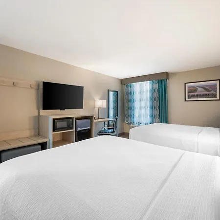 Best Western Plus Lafayette Hotel University Area-3