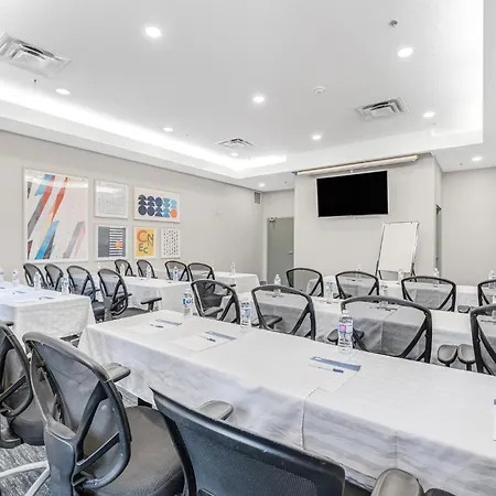 Holiday Inn Express Hotel & Suites-Edmonton South By Ihg-2