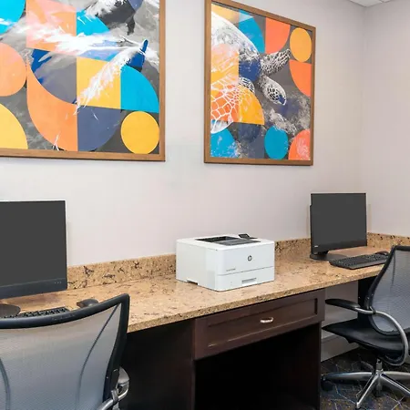 Hampton Inn And Suites Clearwater Beach-2