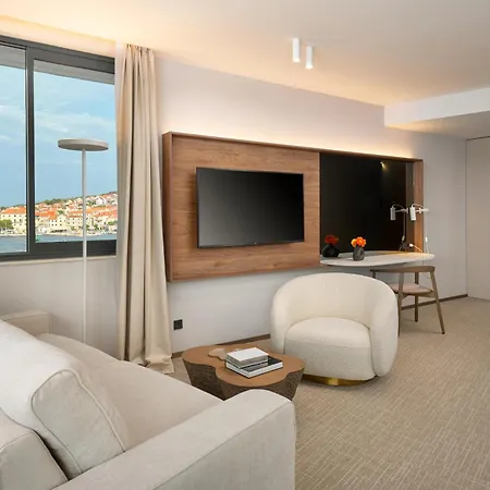 Grand Hotel View-2