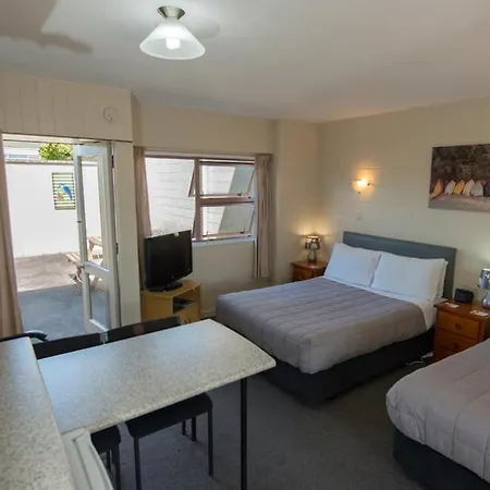 Howick Motor Lodge-3