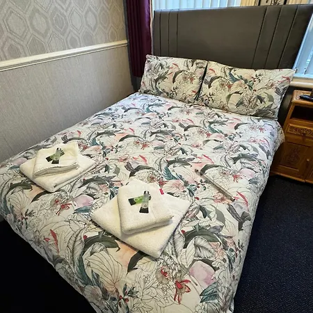 B&B Runway Blackpool - Minutes From Winter Gardens - Dog Friendly - Exceptionally Quiet - Very Close H&A Social Club (Adults Only)-2