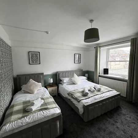 The Golden Lion Hotel-2