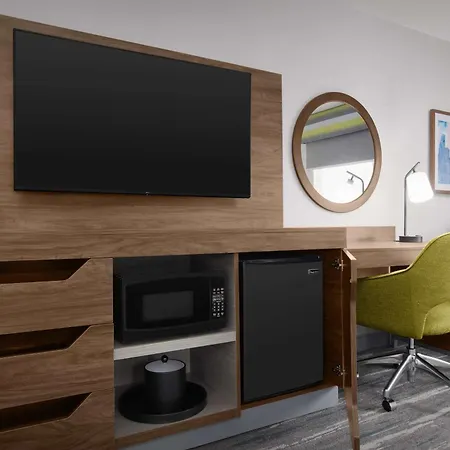Hampton Inn Yorkville-3