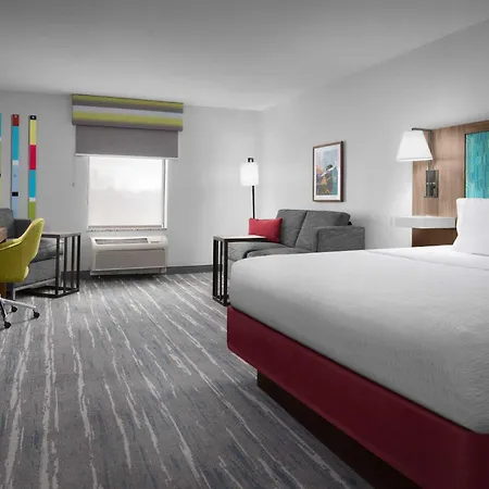 Hampton Inn Yorkville-2