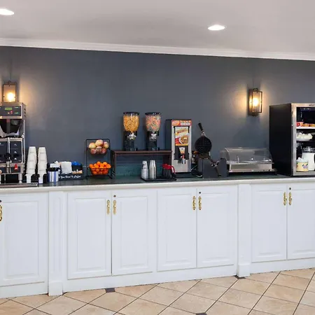 La Quinta Inn By Wyndham Cleveland Independence-3