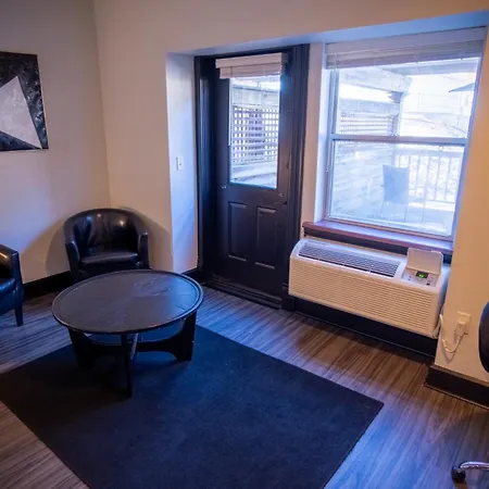 Nuk'S Executive Suites-3