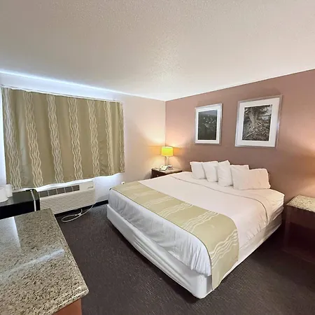 Bison Inn & Suites On University-2