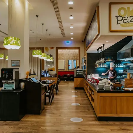 Courtyard By Marriott Budapest City Center-2