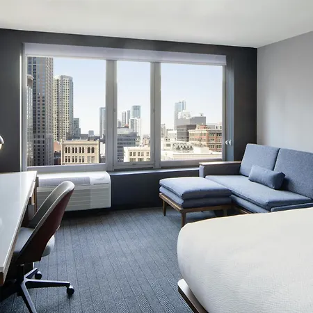 Courtyard By Marriott Chicago Downtown/River North-2