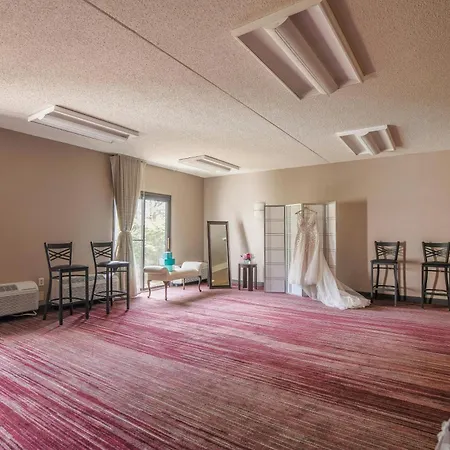 Courtyard By Marriott Lincroft Red Bank-3