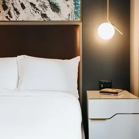 Renaissance Saint Elm Dallas Downtown Hotel-2