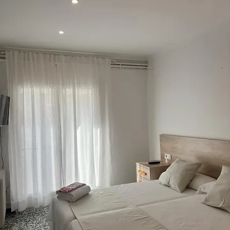 Hostal La Tina-2