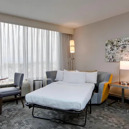 Courtyard By Marriott Boston Logan Airport-2