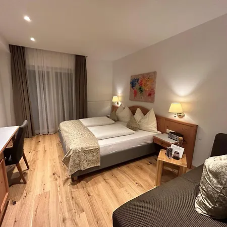 Aktiv- und Wellnesshotel Gutjahr-2