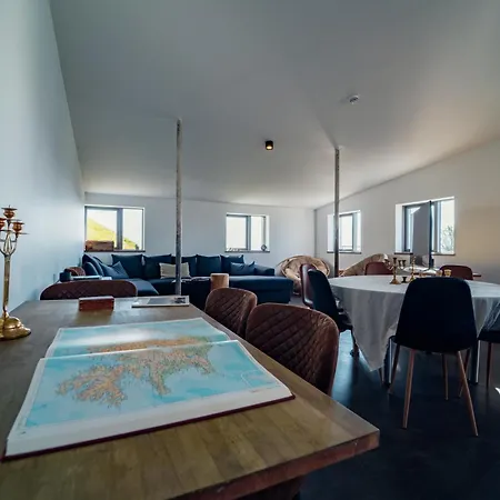 Farmhouse Lodge-2