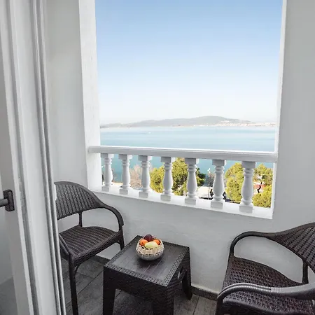 Camlik 87 Hotel Ayvalik-3