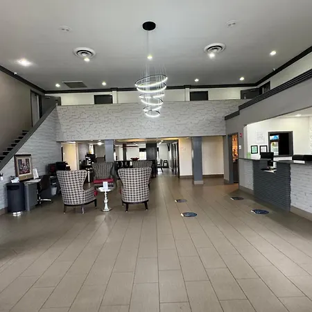 Ramada By Wyndham Tuscaloosa-3