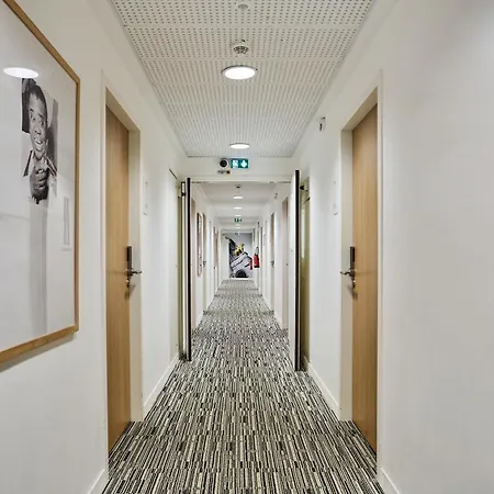 Appart'Hotel Odalys City - Paris Montmartre-2