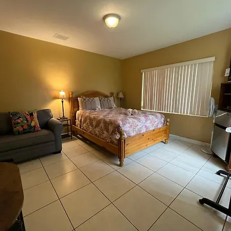 Royal Poinciana Stay-3