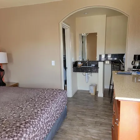 Rodeway Inn And Suites Near Coachella-3