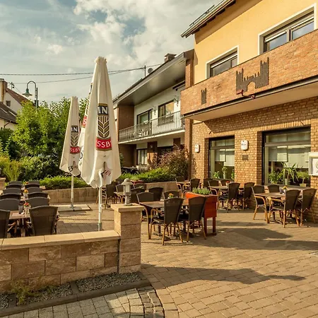 Hotel Restaurant Zur Neroburg-3