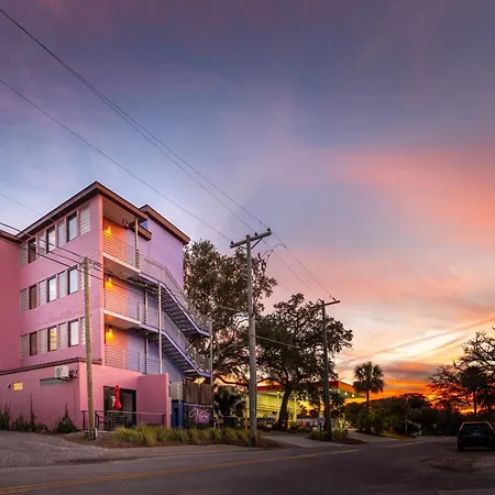 Boutique Vera Hotel In The Heart Of Folly Beach-2