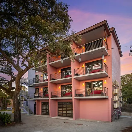 Boutique Vera Hotel In The Heart Of Folly Beach-3