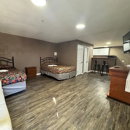 Live In Lodge Lithia Springs-2